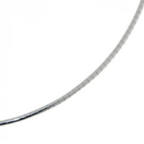Collier câble semi rigide en Argent 925. Maille oméga de 1,8mm de diamètre, longueur de la chaine : 45cm