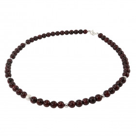 Collier Grenat 6mm Argent Ce collier est composé boules 6mm Grenat, 6 perles facettées Argent 4mm diamètre d un perle mart...