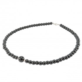 Collier Hématite 6-10mm et Argent. Ce collier est composé de boules de 6mm en Hématite , de 2 perles facettées en Argent d...