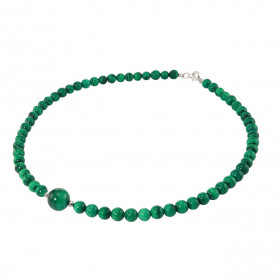 Collier Malachite  6-10mm et Argent. Ce collier est composé de boules de 6mm en Malachite , de 2 perles facettées en Argen...