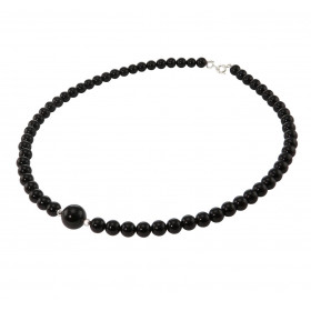 Collier Onyx 6-10mm et Argent. Ce collier est composé de boules de 6mm en Onyx , de 2 perles facettées en Argent de 4mm de...