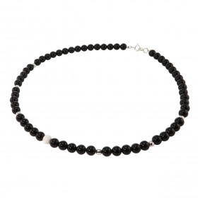 Collier Onyx 6mm et Argent. Ce collier est composé de boules de 6mm en Onyx , de 6 perles facettées en Argent de 4mm de di...