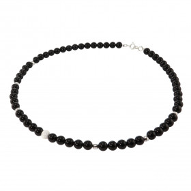 Collier Onyx 6mm Argent Ce collier est composé boules 6mm Onyx , 6 perles facettées Argent 4mm diamètre d un perle martelé...