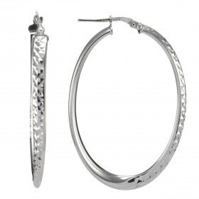 Créoles argent rhodié forme ovale partie avant ciselée partie arrière lisse Section ovale 4mm large Longueur : 47mm Systèm...