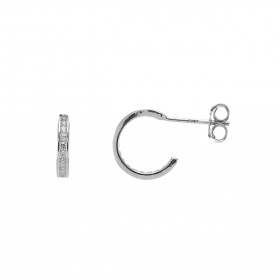 Créoles argent rhodié serties d oxydes zirconium Section 2mm large Longueur : 13mm Système d attache : poussette belge