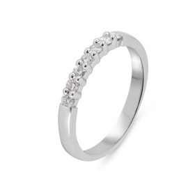 Demi alliance Or Blanc sertie 7 diamants 2,2mm diamètre Poids total diamant : 0.335 carat Qualité Diamant : G Si Serti à ...