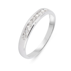 Demi alliance Or Blanc 750 sertie 9 diamants 1.9mm diamètre Poids total diamant : 0.25 carat Qualité Diamant : G Si Largeu...