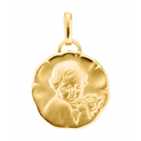 Médaille Cherubin Ronde en Or Jaune 375 (15mm). Finition satinée sur les deux faces. Diamètre : 15mm. Dimensions de la méd...