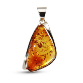Pendentif argent 925 composé d une ambre 22x39mm Largeur : 24mm Longueur (bélière incluse) : 53mm Pièce unique