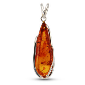 Pendentif argent 925 composé d une ambre forme poire 14x47mm Largeur : 19mm Longueur (bélière incluse) : 67mm Pièce unique