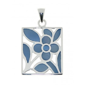 Pendentif fleur en Argent 925 et Nacre bleue. Dimensions du rectangle : 22x19mm. Hauteur (bélière incluse) : 30mm. 