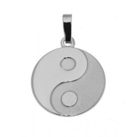 Pendentif Ying Yang en Argent 925. Diamètre du motif Ying Yang : 16mm. Dimensions du pendentif (bélière incluse) : 24 x 16...