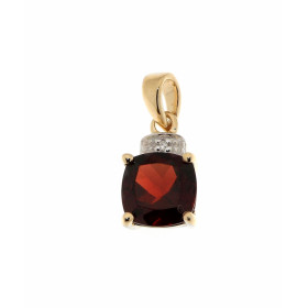 Pendentif Grenat Diamant Or Jaune 375 Grenat taille coussin 7x7mm Un petit diamant est serti au dessus du grenat pour rele...