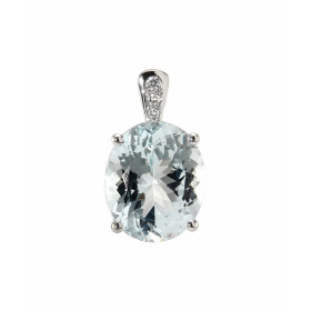 Pendentif Or Blanc 750 Aigue Marine 12x10mm et Diamant. Pierre ovale de 12x10mm (4.2 carats). Bélière sertie 3 diamants po...