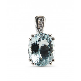 Pendentif en Or Blanc 750 serti d'une Aigue Marine ovale de 11x9mm (3.2 carats) et de 3 diamants pour un poids total de 0,...