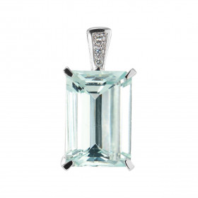  Pendentif Or Blanc 750 serti d une Aigue Marine Rectangulaire 15.6x11.8mm (9.9 carats) 3 diamants pour un poids total 0.0...