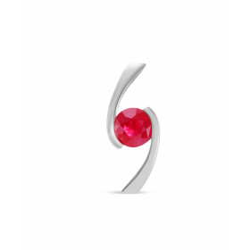  Pendentif Or Blanc 750 serti d un Rubis rond 4mm (0.48 carat) Dimensions du pendentif : 15 x 6 mm Poids Rubis : 0.48carat 