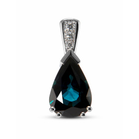  Pendentif Or Blanc 750 serti d un Saphir AAA Poire 12.7x8.8mm 3 diamants Poids total diamant : 0,07 carat Poids Saphir : ...
