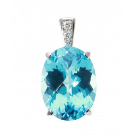 Pendentif en Or Blanc 750 serti d&#39;une Topaze Bleue Ovale de 20x15mm (20,9 carats) et de 3 diamants.. Poids total diama...