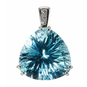 Pendentif en Or Blanc 750 serti d&#39;une Topaze Bleue Trillion de 20mm de coté (33.5 carats) et de 3 diamants pour un poi...