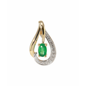  Pendentif Or 750/1000 2 tons serti d une Emeraude ovale 4 x 3 mm d un diamant Dimensions du pendentif : 16x9mm 