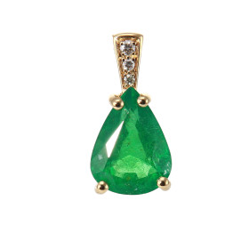  Pendentif Or Jaune 750 serti d une Emeraude taille poire Emeraude 11.58 x 8.4mm (3.39 carats) Qualité émeraude: AAA Béliè...