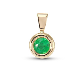 Pendentif Or Jaune 750 serti d une Emeraude Ronde 5mm Poids Emeraude : 0.45 carat Dimensions du pendentif (bélière incluse...