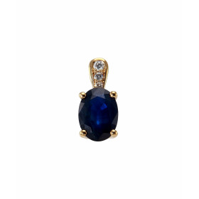  Pendentif Or Jaune 750 serti d un Saphir Ovale 8x6mm 3 diamants Dimensions du pendentif (bélière incluse) : 13x6mm Poids ...