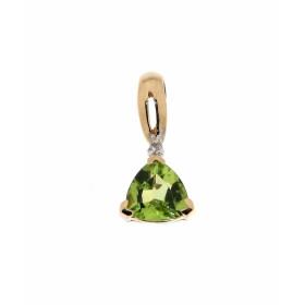 Pendentif Péridot Or Jaune 375 La pierre centrale forme triangulaire mesure 6x6mm Elle est maintenue sur cette monture par...