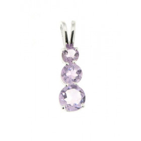Pendentif Argent 925 serti trois Améthystes rondes Diamètre des pierres : 6, 5 4mm Dimensions du pendentif (bélière inclus...