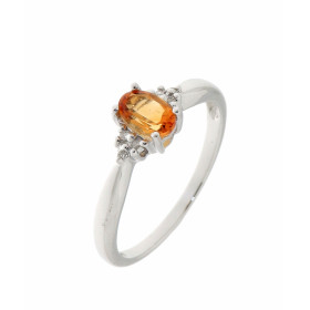 Solitaire Citrine et Diamant en Or Blanc 375. Cette jolie monture est ornée d&#39;une pierre ovale de 6x4mm. 3 petits diam...