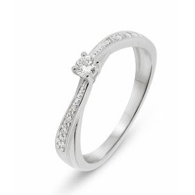 Solitaire en Or Blanc 750 et Diamants. La pierre centrale mesure 2,9mm de diamètre est pèse 0,12 carat. L&#39;entourage es...