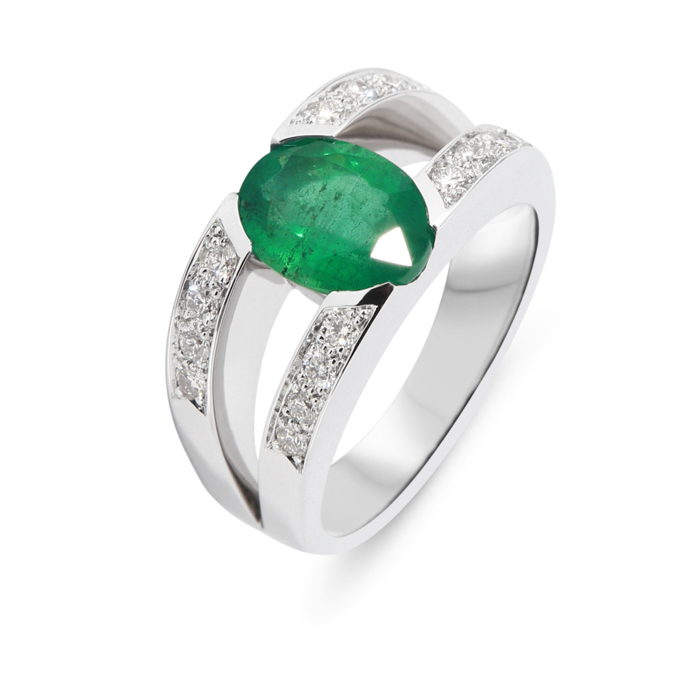 Bague Or Blanc 750 Emeraude Ovale 9x7mm et Diamant Ref. 42715