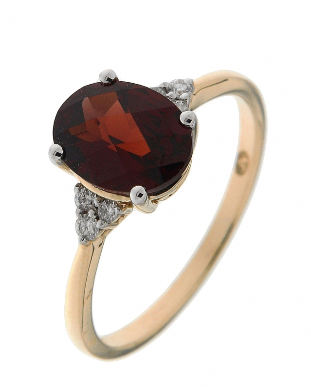 bague en or avec grenat bague en or avec grenat