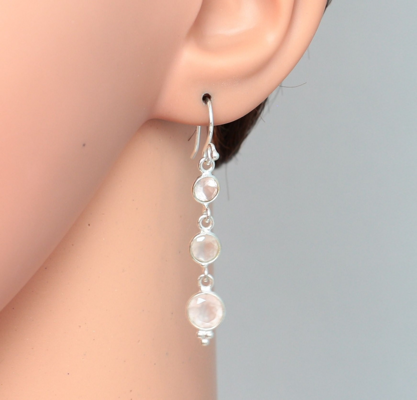 boucles d'oreilles pendantes avec des roses boucles d'oreilles pendantes avec des roses