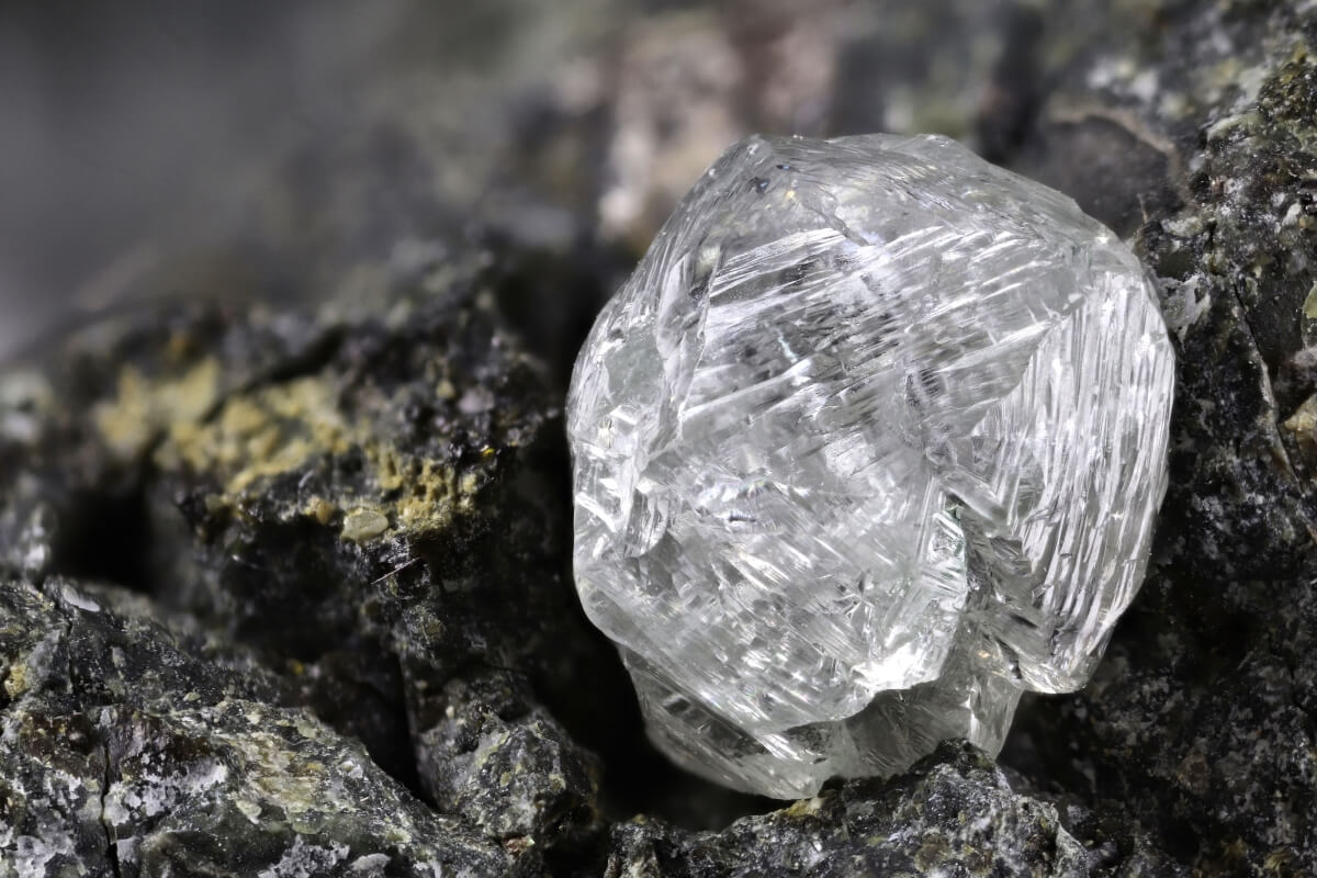 Diamant : propriétés, vertus et signification de la pierre